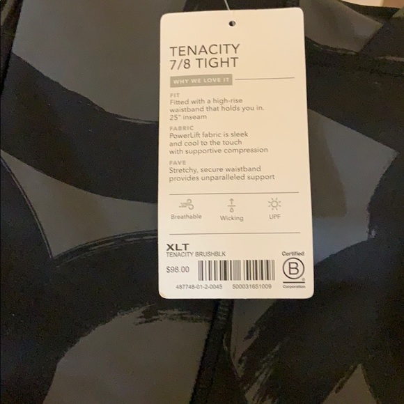 ATHLETA Tenacity Brush Strokes 7/8 Tight Black NWT - Picture 4 of 4